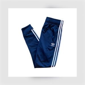 BOYS/KIDS (UNISEX) ADIDAS TRACK JOGGING PANTS - SIZE 13/14